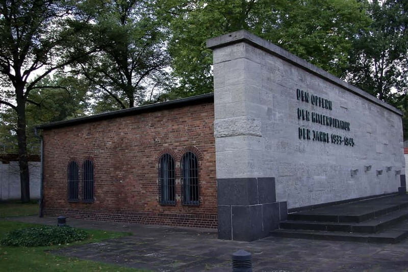 Berlin & Sachsenhausen: 5-Hour Tour "Third Reich" by VW-Bus - Who Should Consider This Tour?