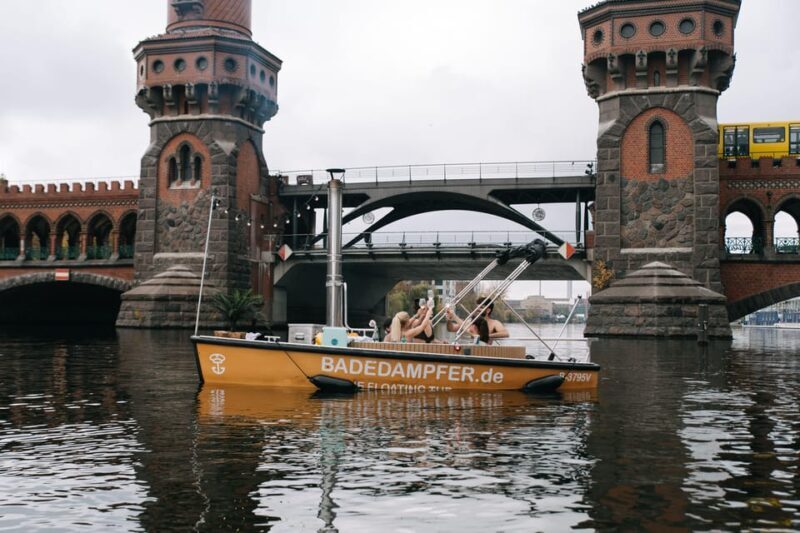 Berlin: Self-drive hot tub boat experience - What is this experience really like?