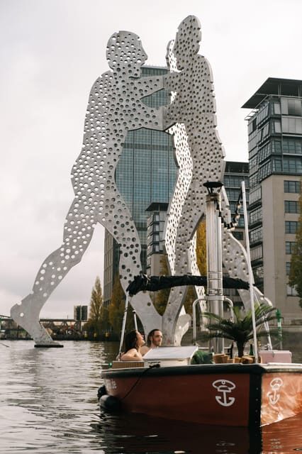 Berlin: Self-drive hot tub boat experience - The experience from reviews