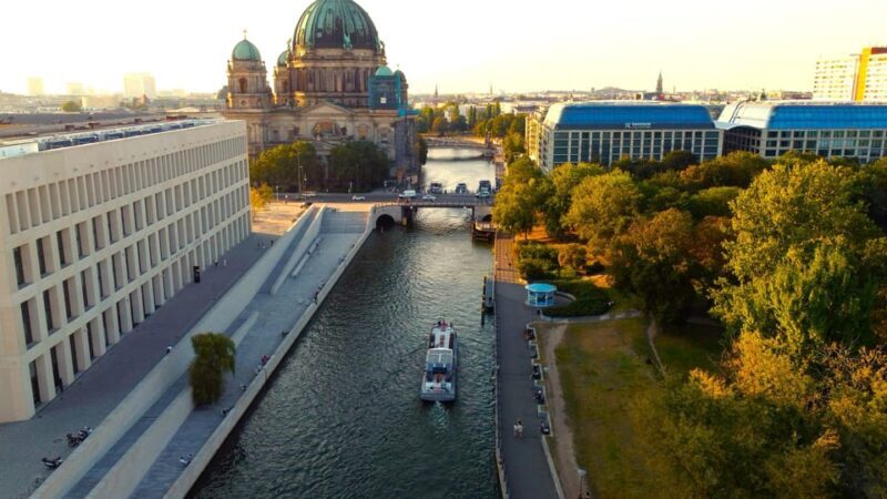 Berlin: Spree River Romantic Moon Boat Ride - Exploring the Berlin: Spree River Romantic Moon Boat Ride