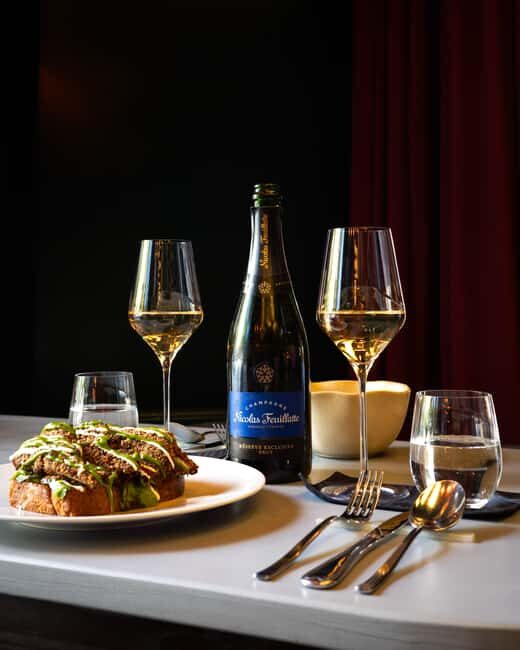 Berlin: Vegetarian Champagne Brunch at Bonvivant - Breakdown of the Experience