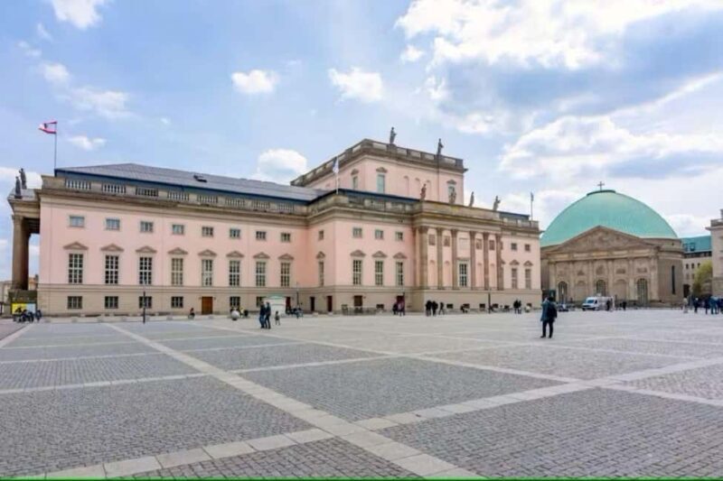 Berlin: walking tour of must-see sights - Is the Price Worth It?