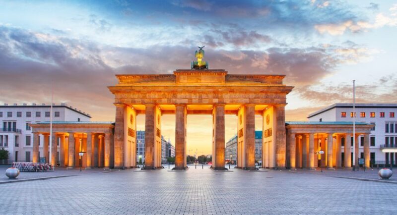 Berlin: Walking Tour of the Top 10 Sightseeing Attractions - Detailed Breakdown of the Stops