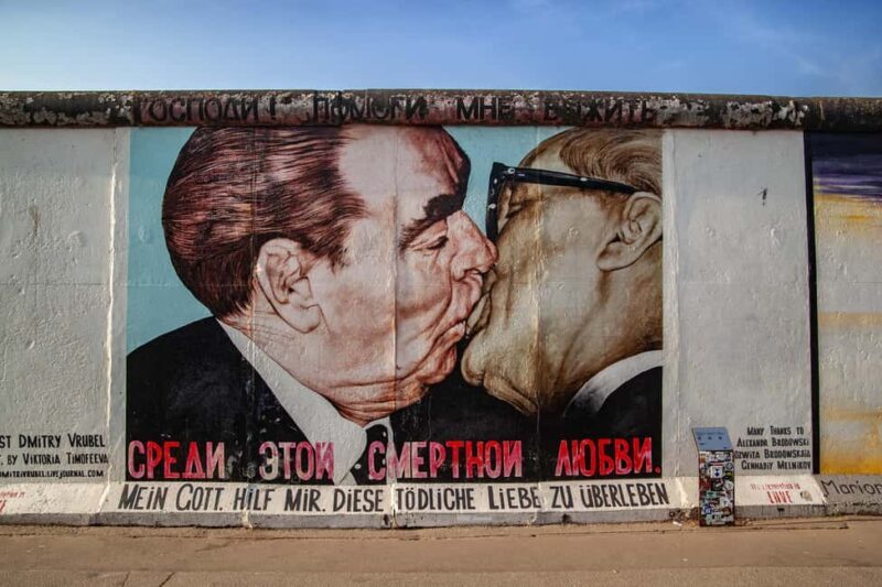 Berlin Wall: Short History & Art Tour at the East Side Gallery - What to Expect from the Tour