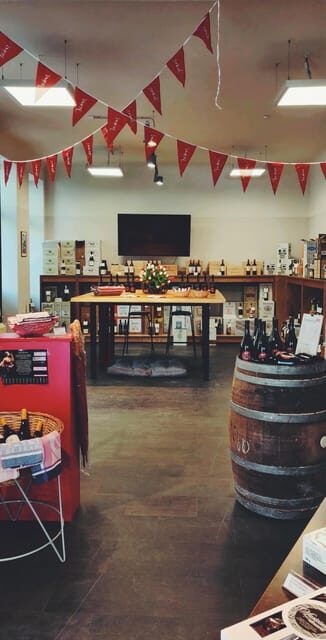 Berlin: Wine on Canvas - Paint Workshop and Wine Tasting - The Wine Tasting