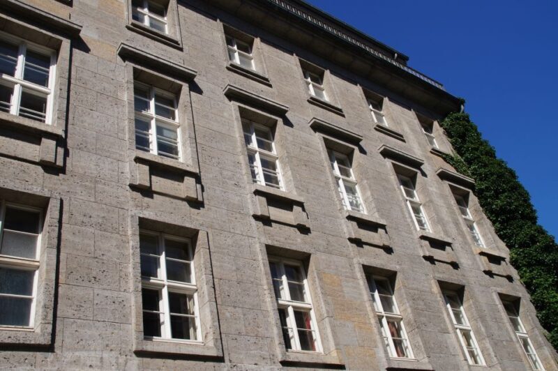 Berlín y el Nacionalsocialismo. Group Tour in Spanish - Key Points