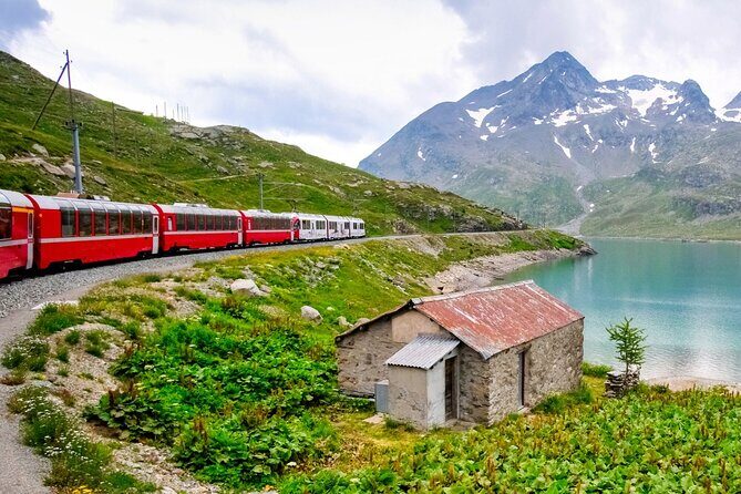 Bernina Red Train Experience by train from Lecco - Varenna - FAQ
