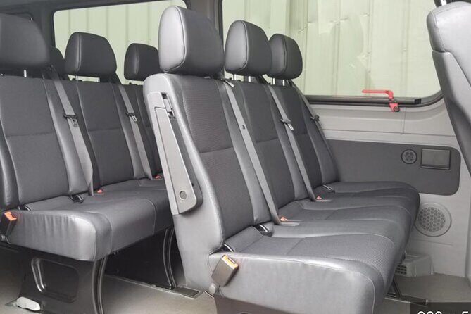 Best Nashville Limo Service, and BNA Airport Round trip transfers - The Experience in Action