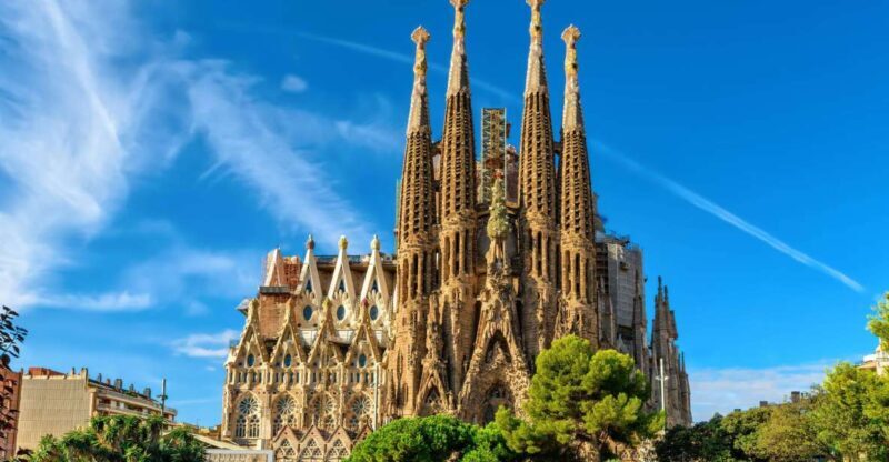 Best of Barcelona: Sagrada Familia & Park Guell with Pickup - What Are the Downsides or Considerations?