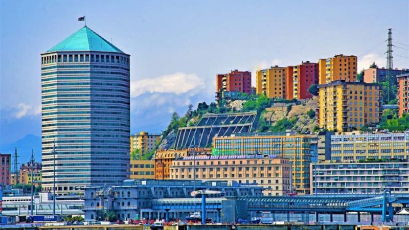 Best of Genoa: Private Walking Tour with Local - Piazza De Ferrari and the Lively Waterfront