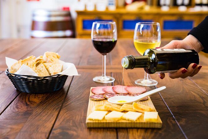 Best of Lisbon Small-Group Guided Walking Tour - Exploring Lisbon in Three to Four Hours: What to Expect