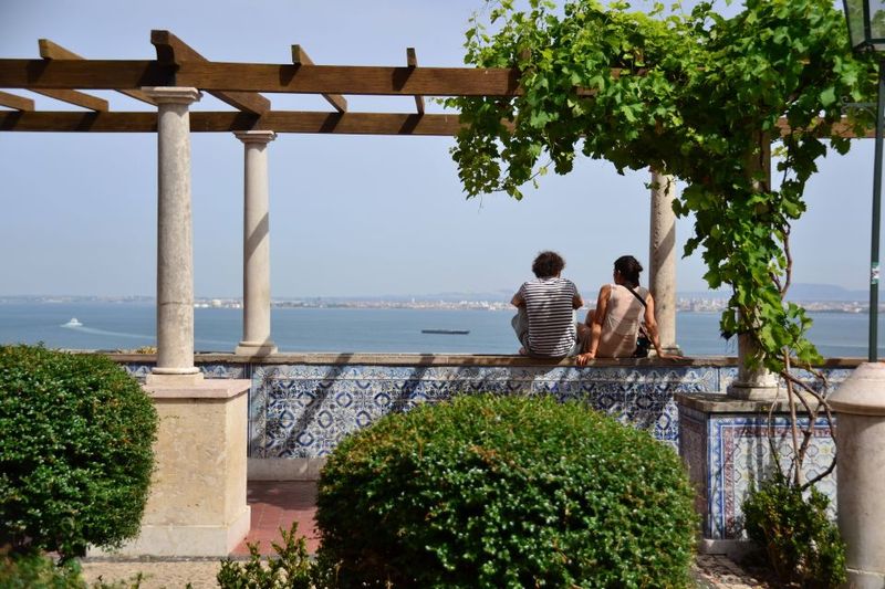 Best of Lisbon Walking Tour: Rossio, Chiado & Alfama - Wine tasting in the older lanes: Alfama’s pairing logic