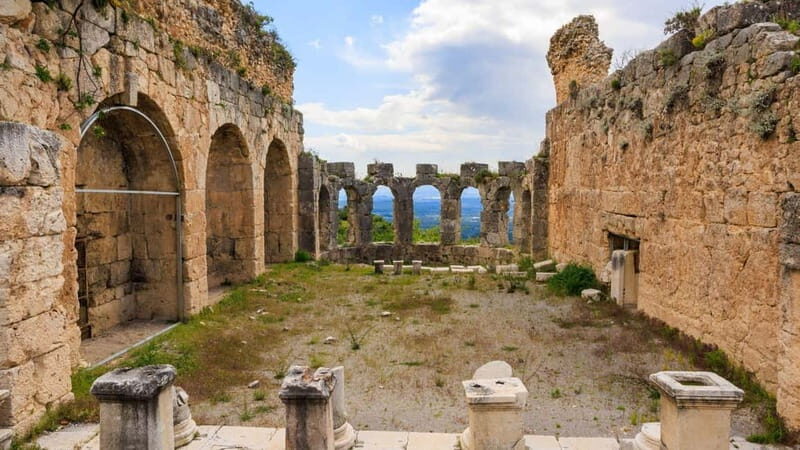 Best of Mula: Private Walking Tour with a Local - Key Points