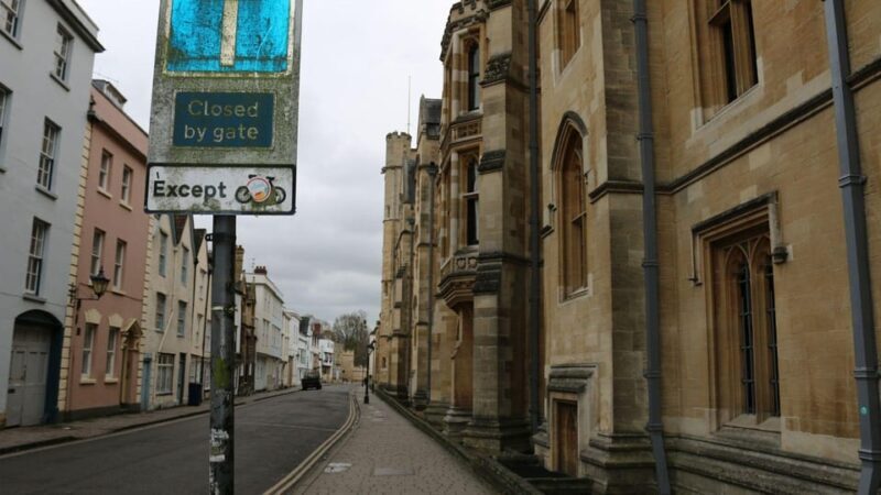 Best of Oxford: Private Walking Tour with a Local - Why Choose a Private Walking Tour in Oxford?