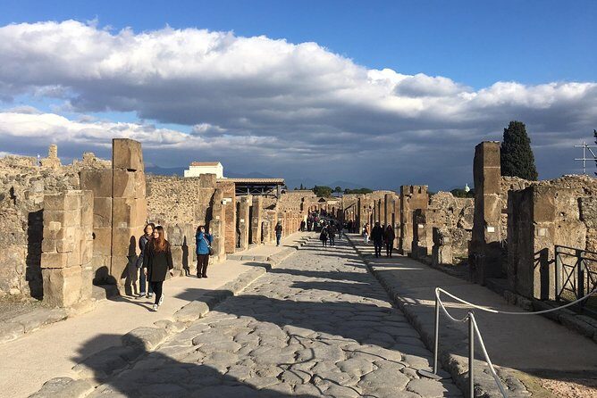 Best of Pompeii and Herculaneum with an Expert Archaeologist - FAQ