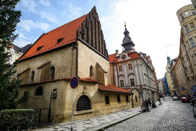 Best of Prague Private Walking Tour (Left and Right Riverbank) - Guide quality: where this tour swings from great to not-so-great