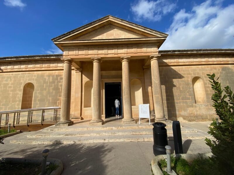 Between Creations and Miracles: Handicrafts and the Basilica of Mosta TOUR IN PORTUGUESE - The Practical Side: Timing and Accessibility