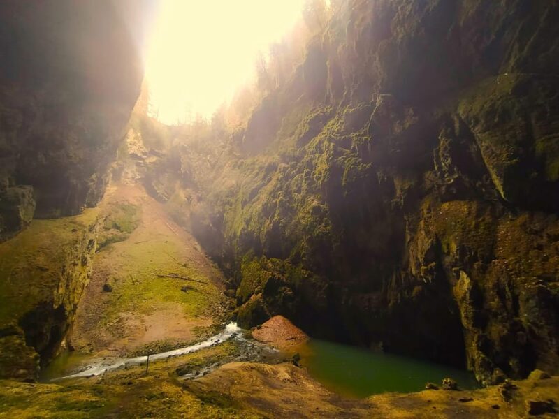 Beyond Brno: Best of Czech Caves - Full-Day Hiking Tour - Exploring the Moravian Karst: What You Can Expect