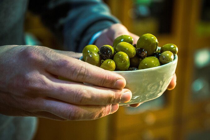 Beyond the Barrel: From Decadent to Down-home in the Heart of Porto - Why This Tour Stands Out