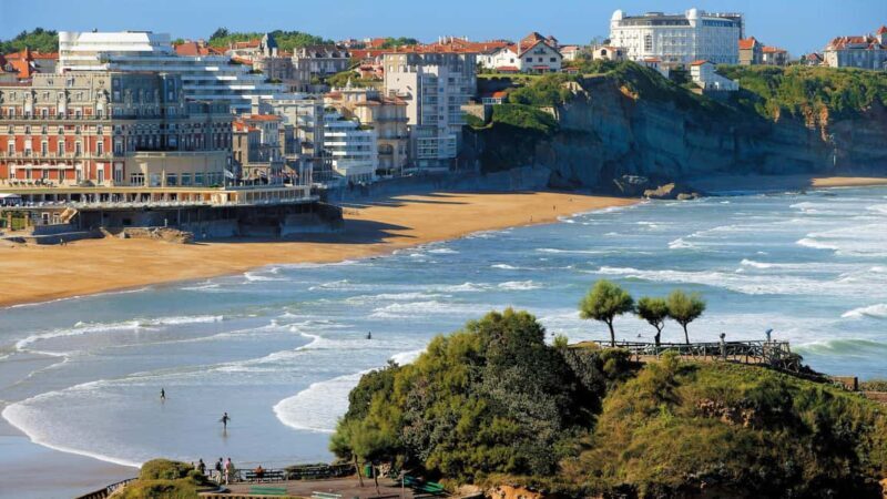 Biarritz: 2-hour Best Intro Walking Tour with a Local - A Closer Look at the Experience