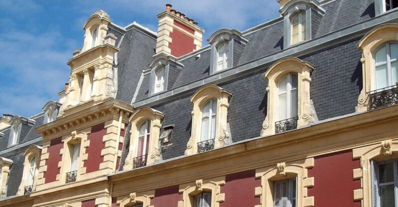 Biarritz: 2-Hour Private Guided Walking Tour - Getting Started: Meeting Your Guide and First Impressions