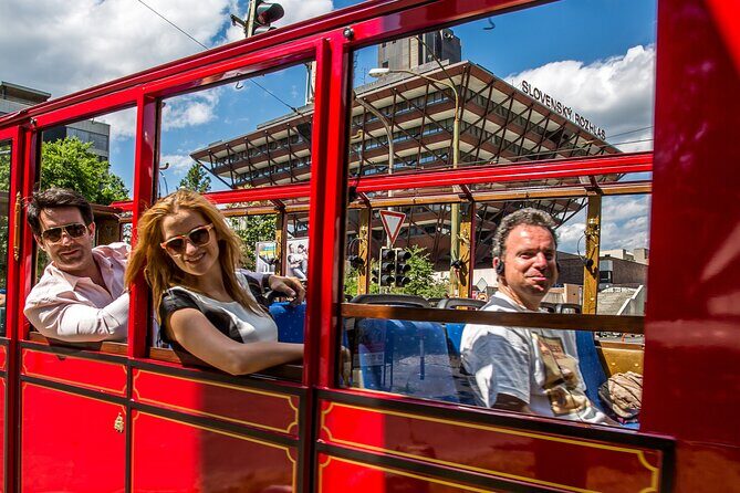 Big Castle Tour in Bratislava by Presporacik Sightseeing Vehicle - FAQs