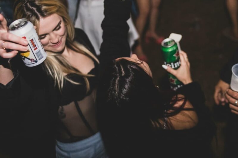 Big Hamburg Pubcrawl - Shots, Games & VIP Bundle - The Price and Its Value