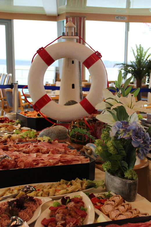 Biggesee: XXL Boat Ride with All-Inclusive Brunch Buffet - Who Should Consider This Experience?