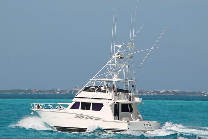 Biggest Luxury Yacht Boat Best in Cancun up to 28 pax - Pricing and Value