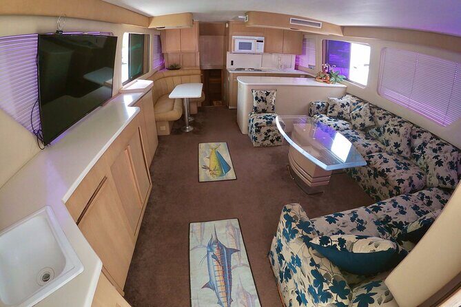 Biggest Luxury Yacht Boat Best in Cancun up to 28 pax - The Sum Up