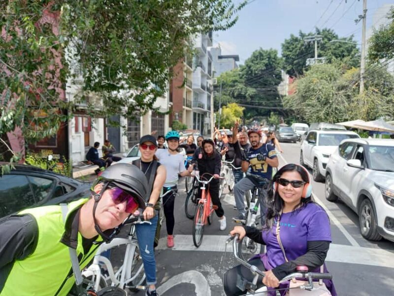 BIKE RIDE THROUGH ICONIC SITES OF THE CDMX / BREAKFAST & BEER - What the Tour Offers: A Closer Look