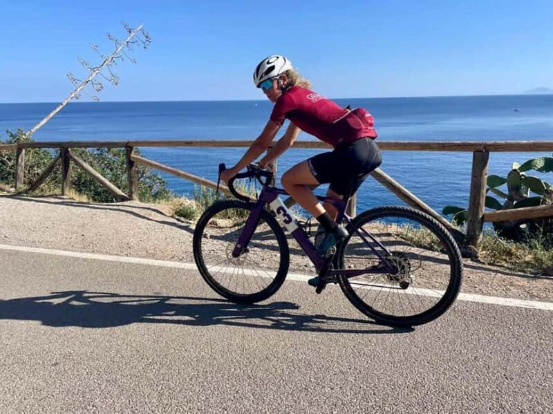 Bike tour in the gravel paradise of Elba Island on Monte Calamita - Key Points