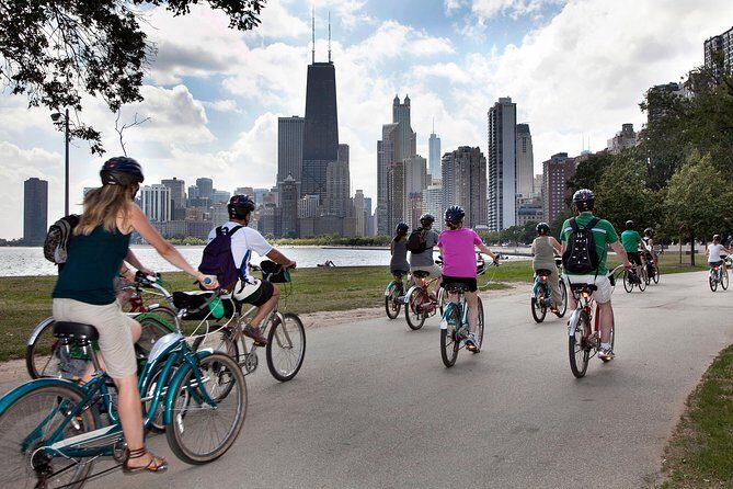 Bike Tour of Chicago's Lakefront Neighborhoods - An In-Depth Look at the Chicago Lakefront Bike Tour