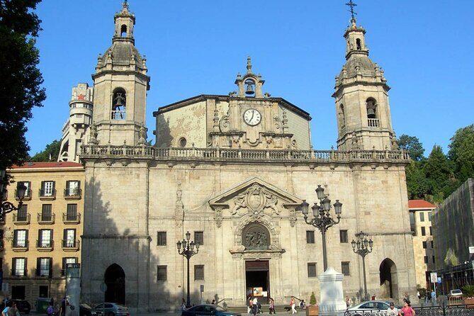 Bilbao Airport Transfers : Bilbao City to Bilbao Airport BIO in Business Car - What the Reviews Say