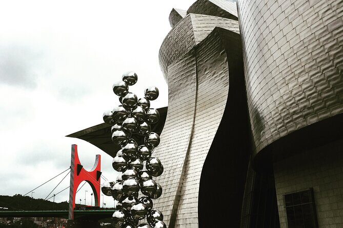 Bilbao Guggenheim Museum Private Tour with Official Tour Guide 100% Personalised - FAQ