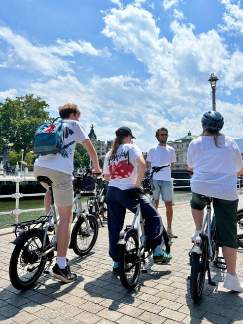 Bilbao: Guided Highlights Small Group E-Bike Tour - Key Points