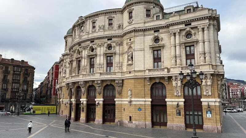 Bilbao: Private walking tour of the old town - What’s Included & What’s Not