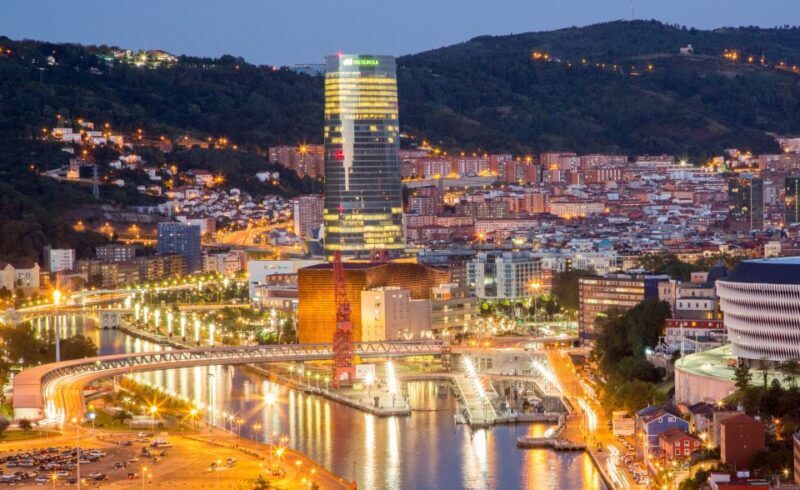 Bilbao: Small-Group Guided Walking Tour - Exploring Bilbao on Foot: What You Can Expect
