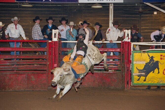 Billy Bob's Texas Honky Tonk Dinner and Photo Package - FAQs