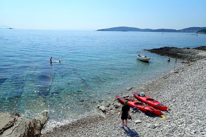 Bits of History - Half day kayak Tour with Wine delight - Key Points