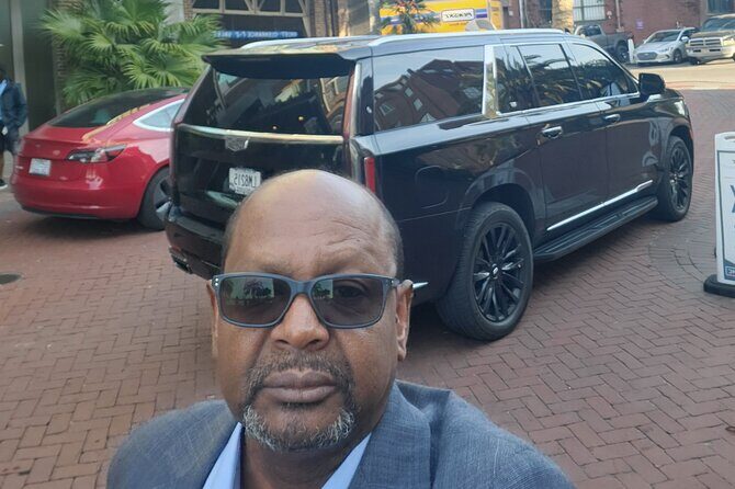 Black SUV Luxury limousines Transportation Services - Key Points