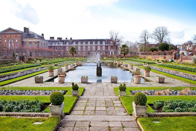 Black Taxi Tour of London: Classic Sightseeing Bespoke & Fun - Frequently Asked Questions