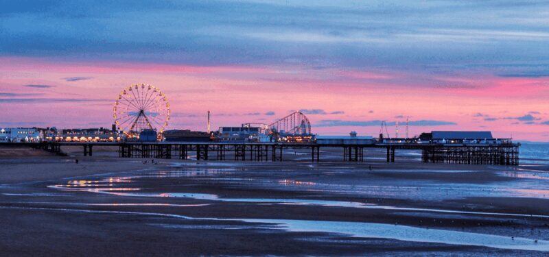 Blackpool Christmas Lights Walking Tour with an App - Who Should Consider This Tour?