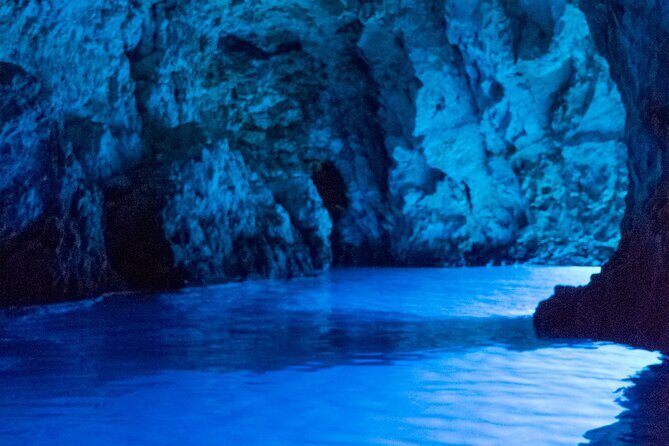 BLUE CAVE & 5 islands tour from Hvar - Key Points