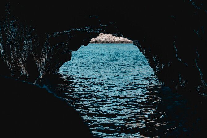 Blue Cave & 6 Islands Speedboat Tour From Split or Podstrana - The Challenges and Considerations