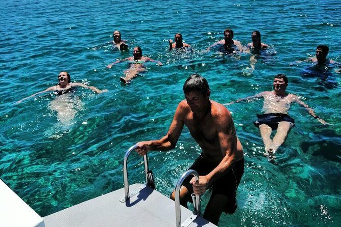 Blue cave and Hvar - 5 Islands speedboat tour from Split - Who Will Enjoy This Tour?