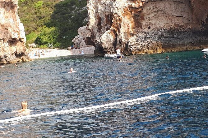 Blue Cave, Blue Lagoon, Hvar island and ShipWreck - private boat tour - The Sum Up