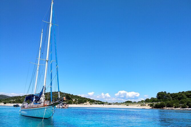 Blue Cave, Blue Lagoon, Pakleni Islands Group boat tour from Hvar - A closer look at what to expect on this boat tour
