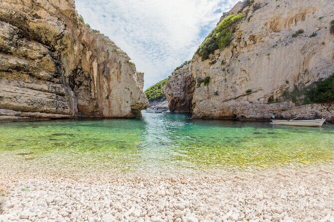 Blue Cave, Blue Lagoon, Pakleni Islands Group boat tour from Hvar - The Experience and the Guides
