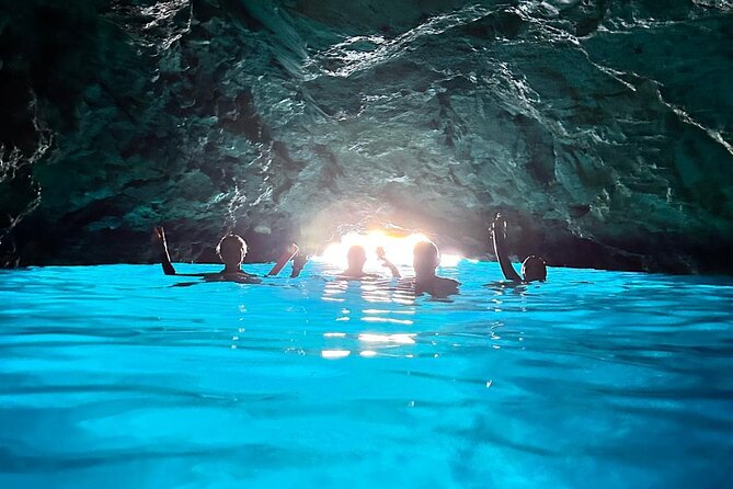 Blue & Green cave,Šunj beach - with drinks small group speedboat - Key things I’d notice before booking